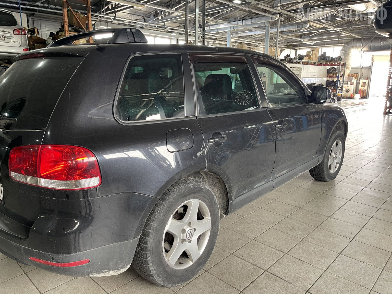 09D-VW-Touareg-кузов-зад