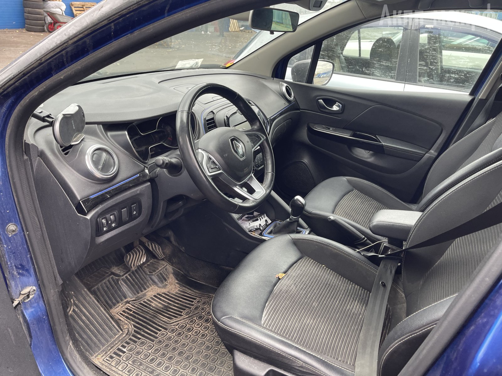 JF015E-Renault-Kaptur-салон