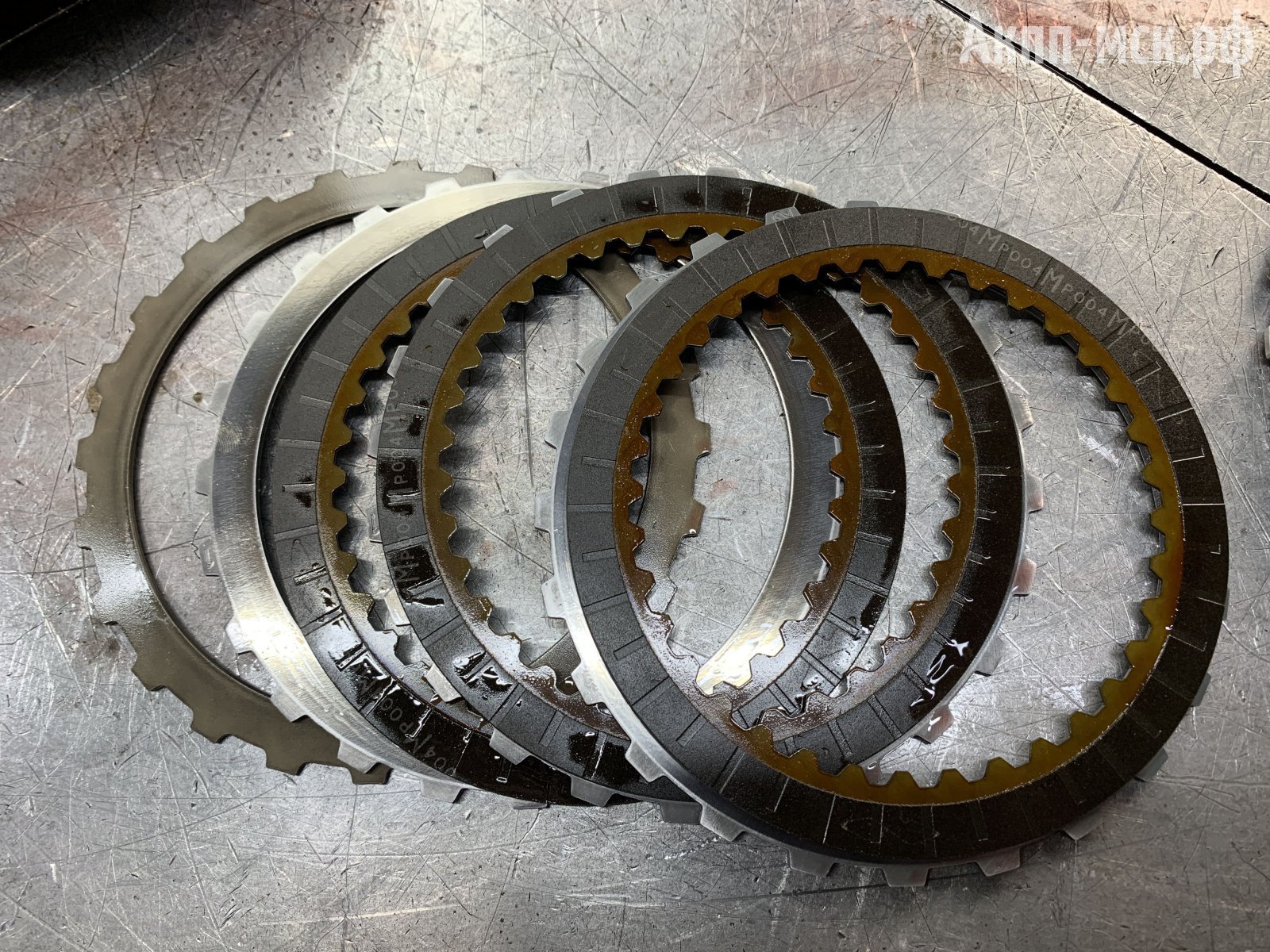 K114F-Toyota-Vellfire-фрики