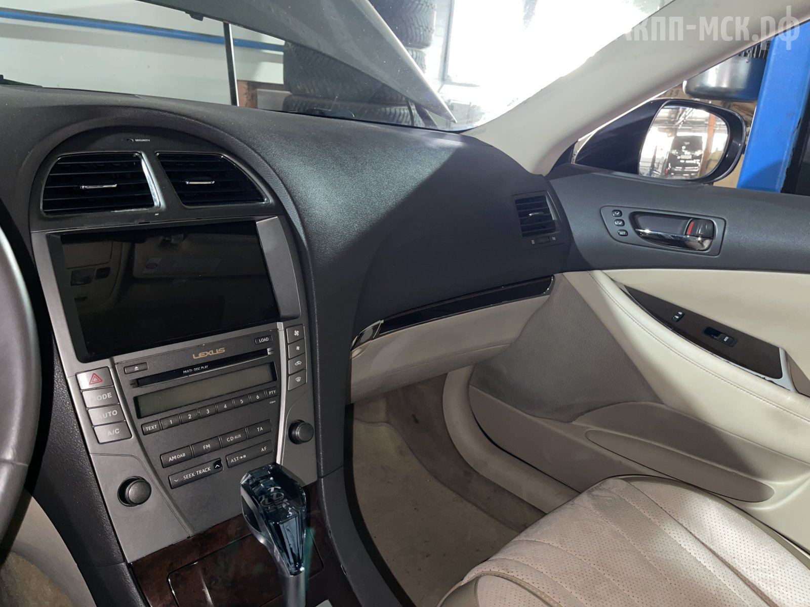 U660E-Lexus-ES350-салон