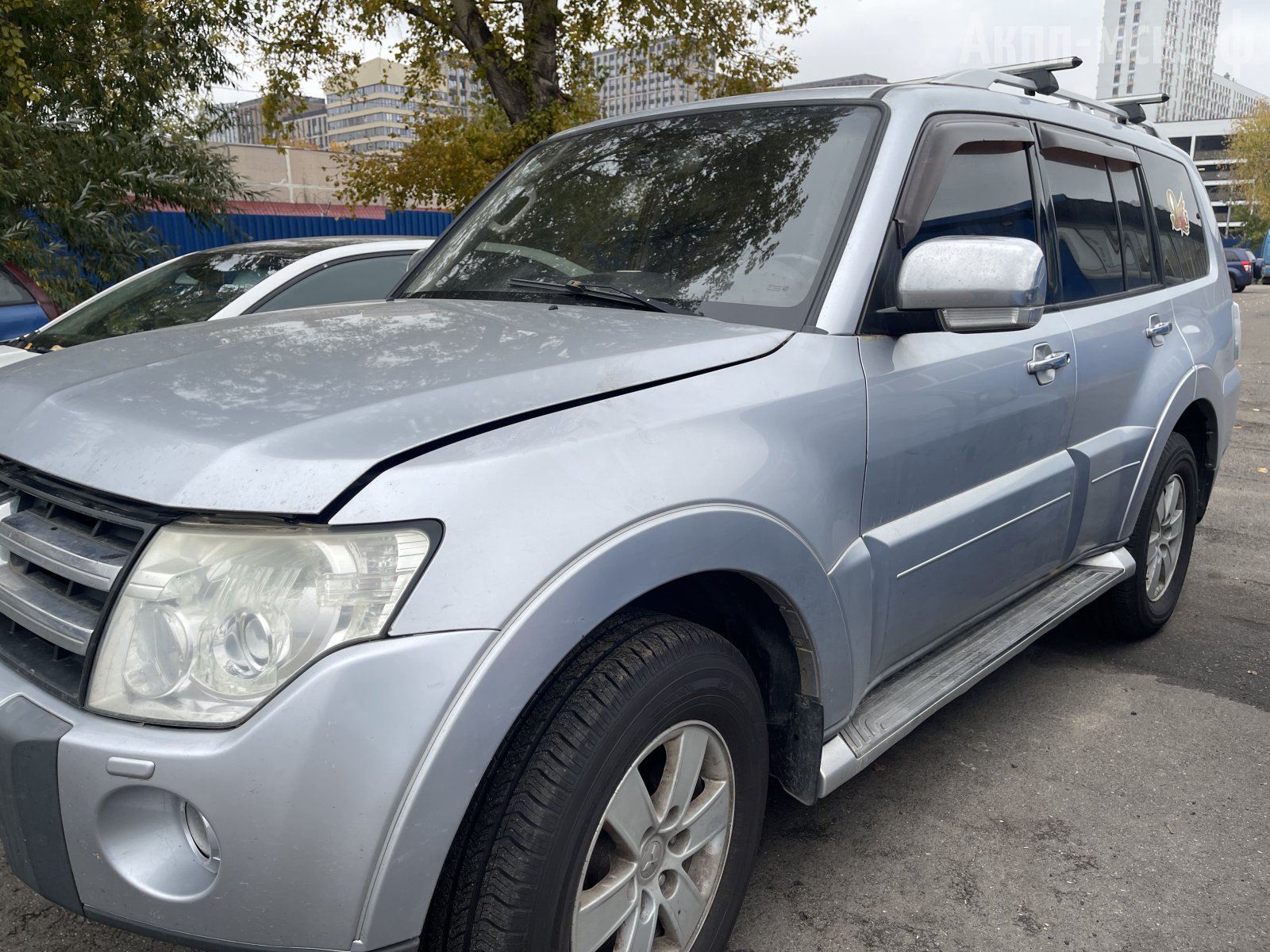 V4A51-Mitsubishi-Pajero-кузов-перед