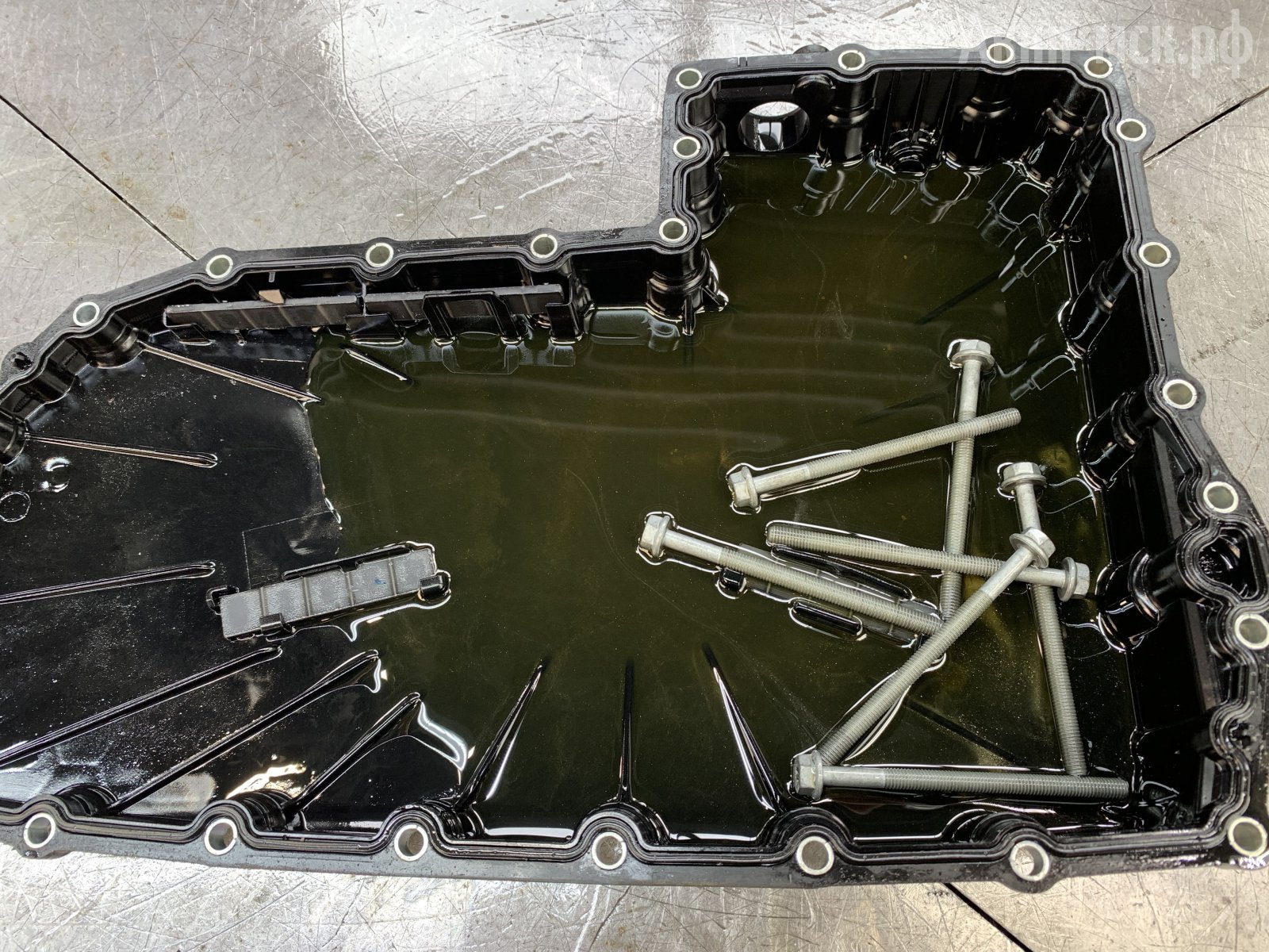 DL382-0CJ-0CL-Audi-Q5поддон