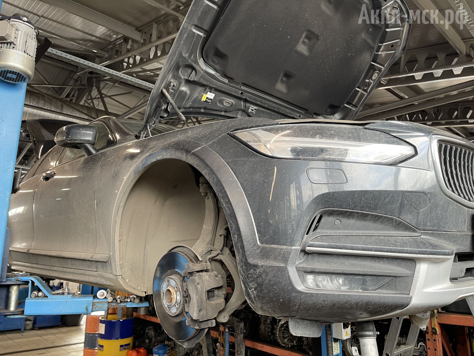 TG-81SC-Volvo-V90-кузов-перед