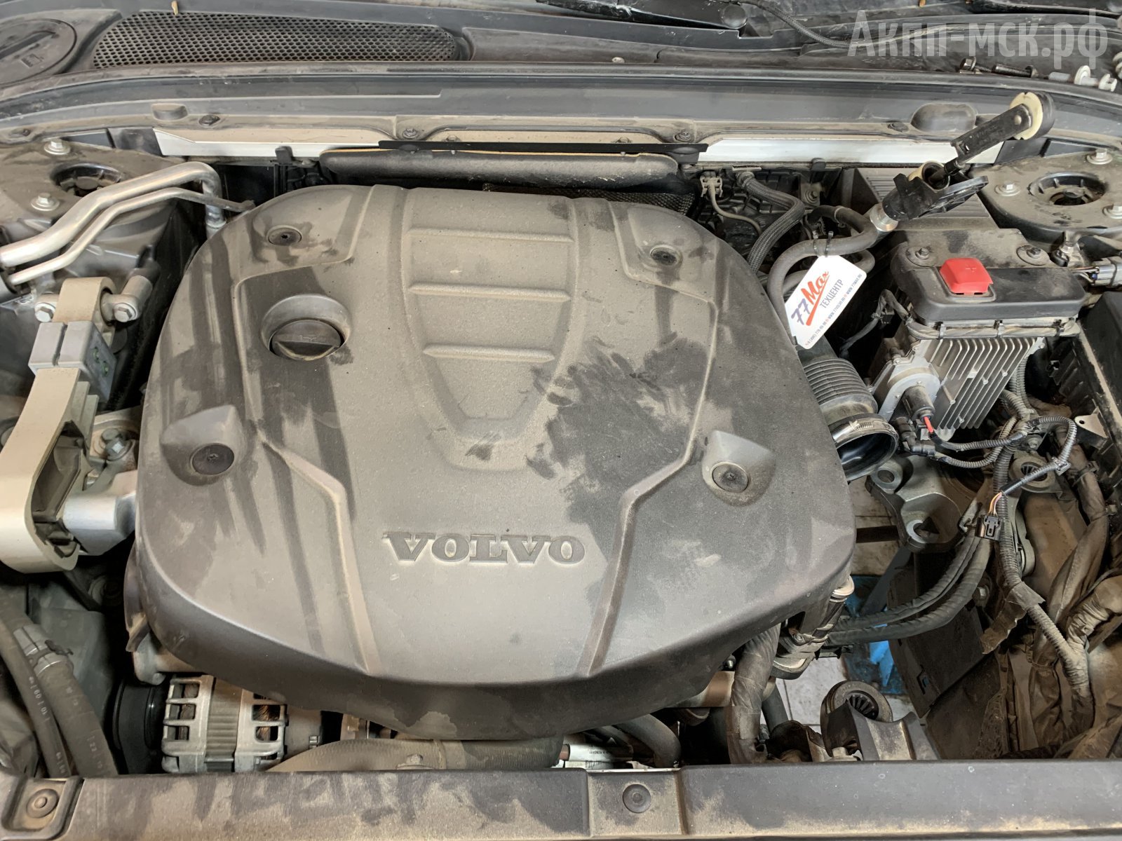 TG-81SC-Volvo-V90-мотор