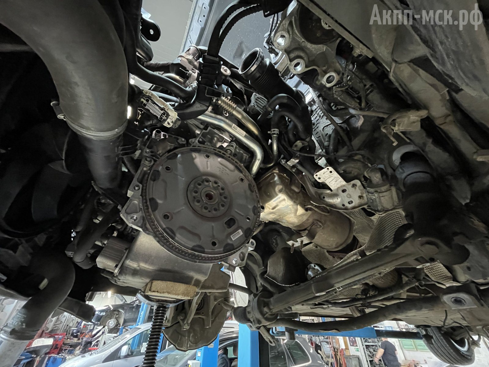 TG-81SC-Volvo-V90-под-мотором