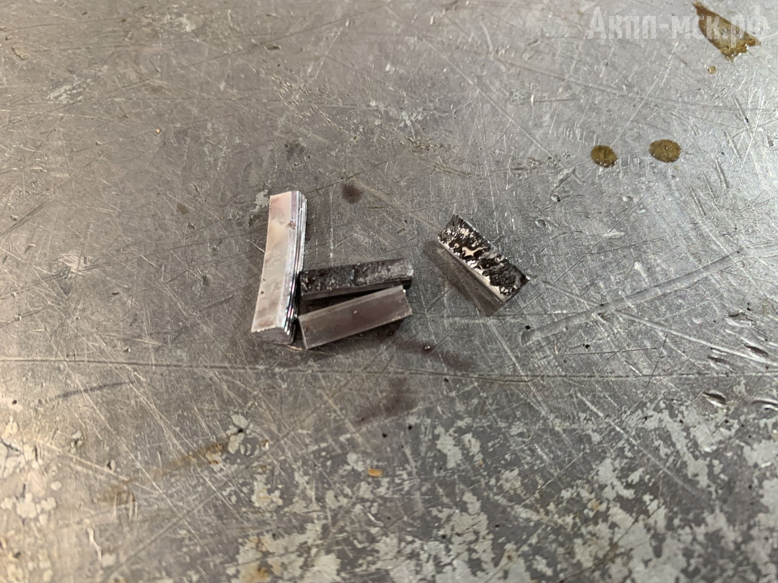 U341F-Toyota-Opa-осколки-металла