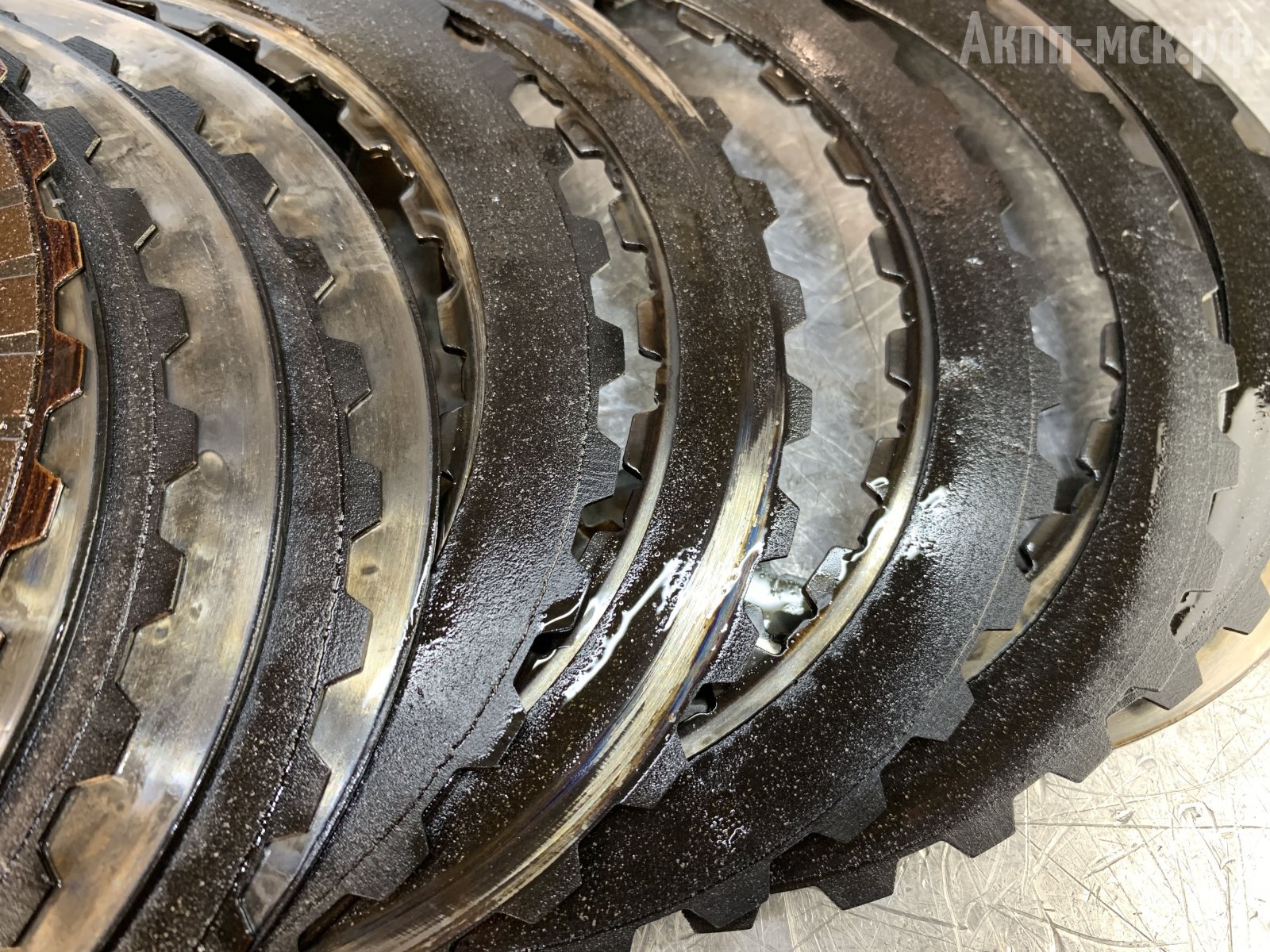 ZF-8HP95-BMW-760-фрикционы-черные-макро