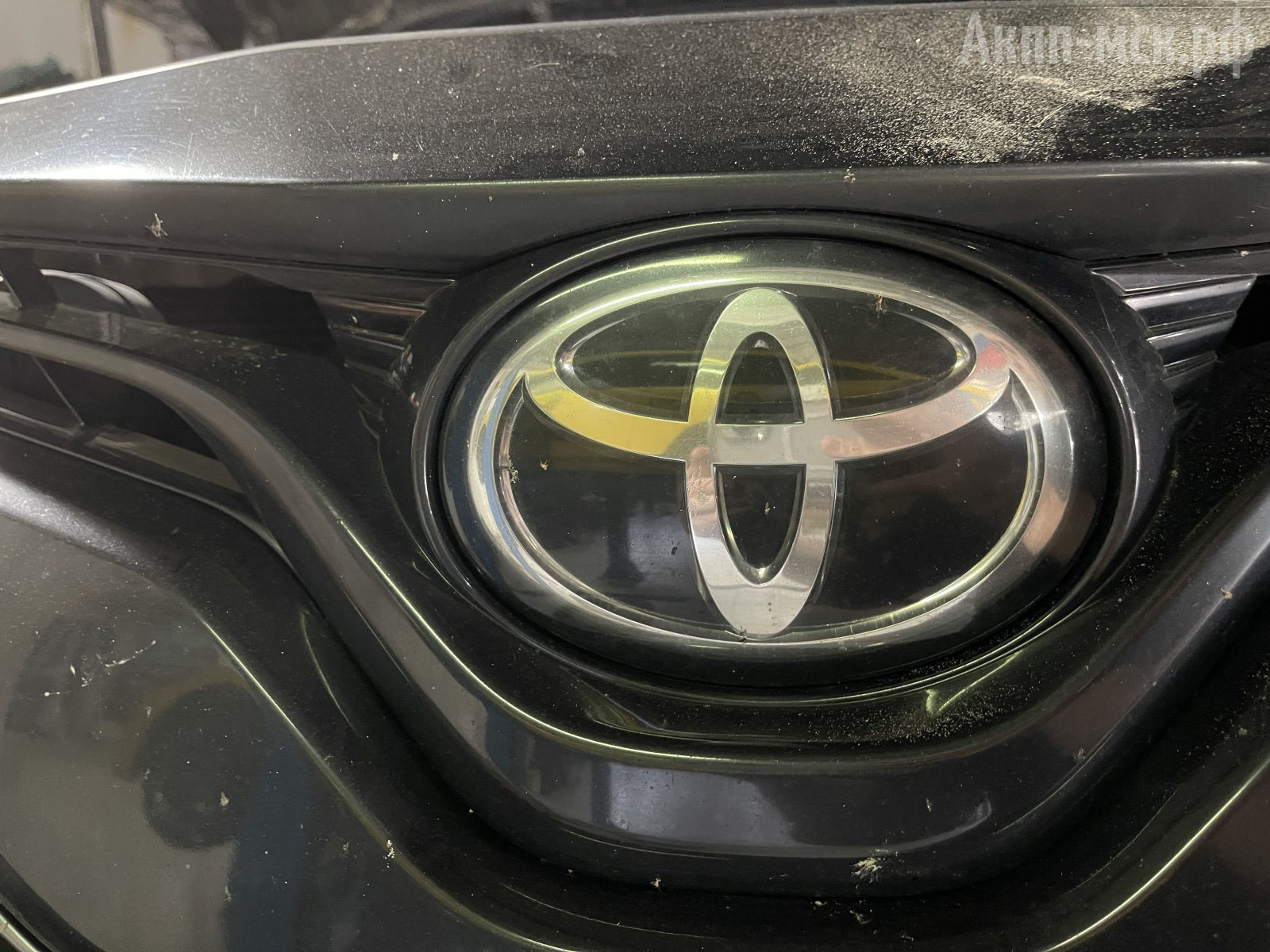 u760e-toyota-camry-70-лого-тойота